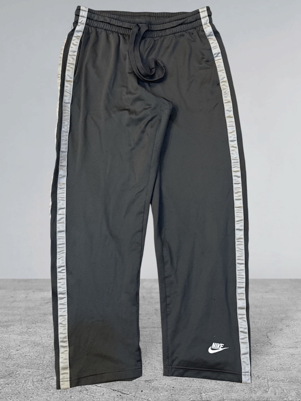 Vintage Y2K Nike Men’s Dark Gray With Lt Gray Stripe Track Pants Size M